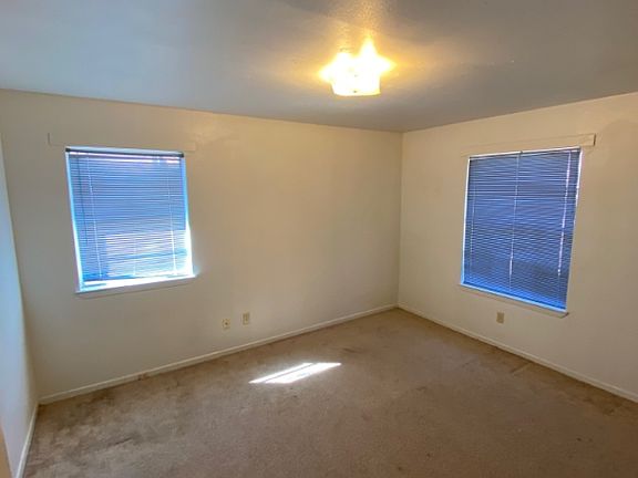 4th image of 405 Manning Dr