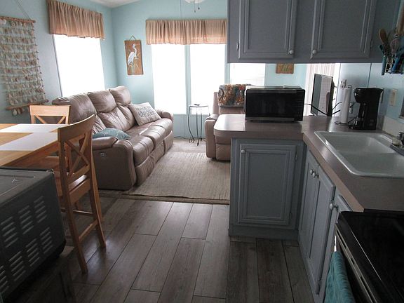 3rd image of 200 Devault St #17