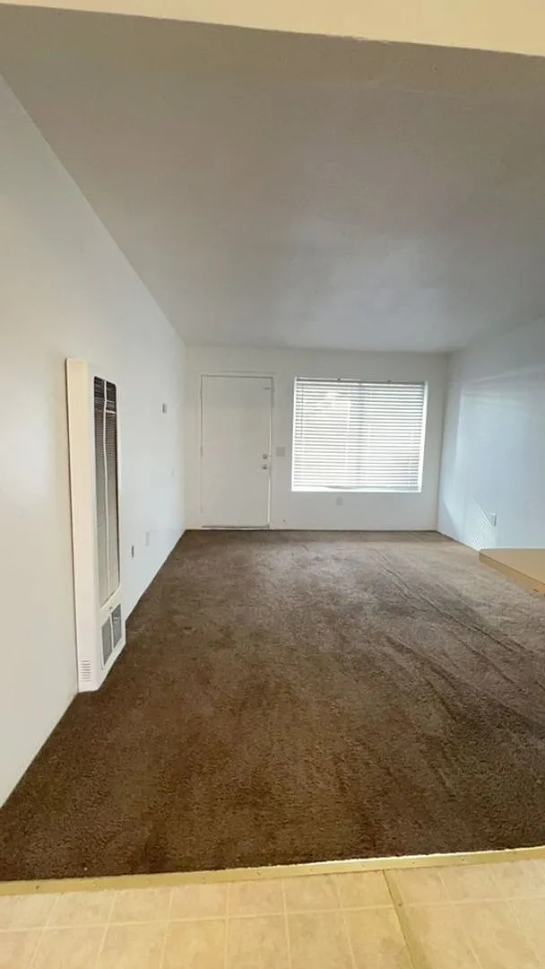 Building Photo - 6910 N Santa Fe Dr #2