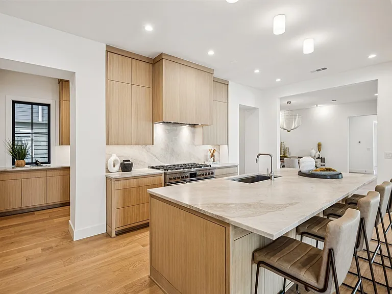 6833 Northridge Dr — Photo 17