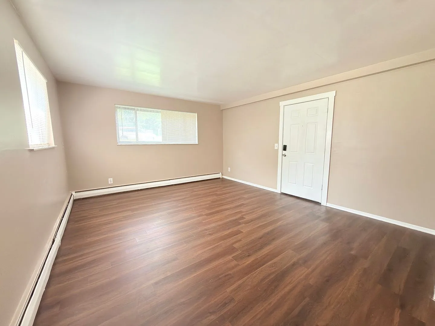 1 bed, 1.0 bath, $925 — Photo 3