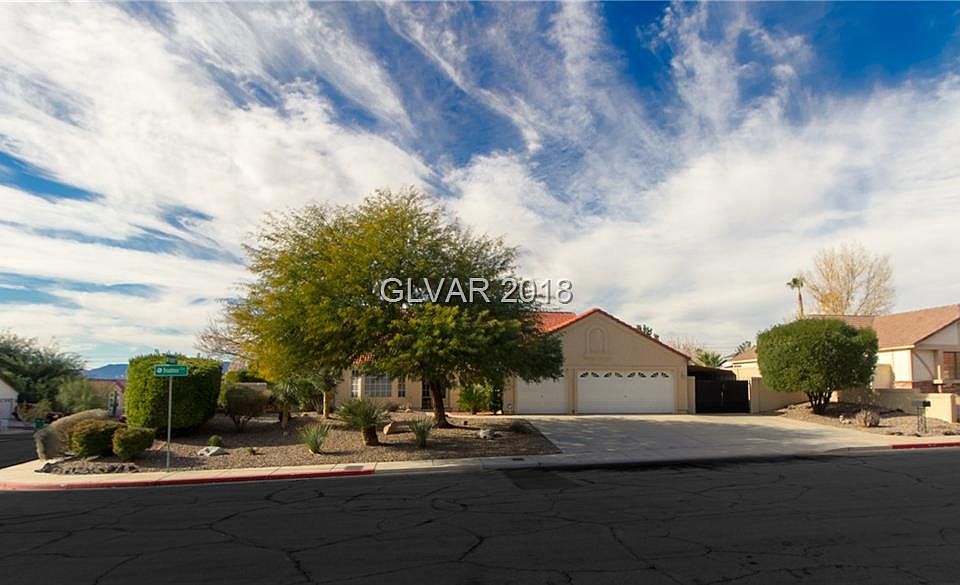 1st image of 1617 Broadmoor Cir