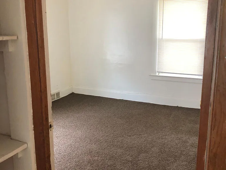 16531 Burnside Ave #2 — Photo 7