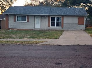 4013 W Hillmont Rd, Peoria, IL 61615