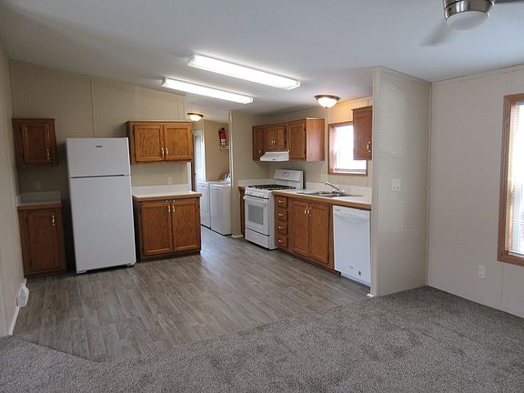 3rd image of 23119 Fountain Dr #205