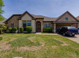722 Oak Creek Dr, Cedar Hill, TX 75104