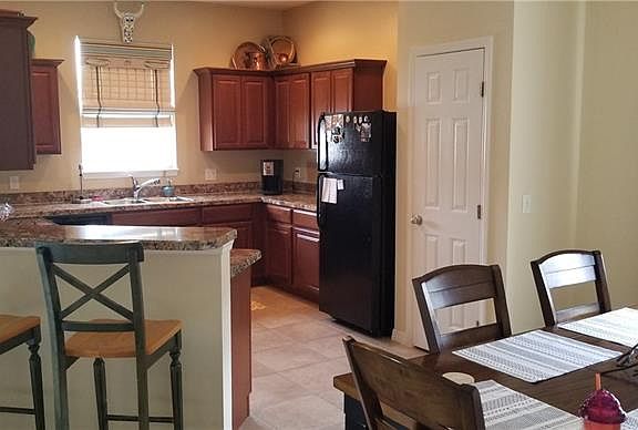 4th image of 661 Highland Meadows St