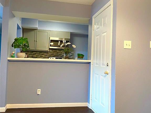 3rd image of 206 Plaza Verde Dr APT C13