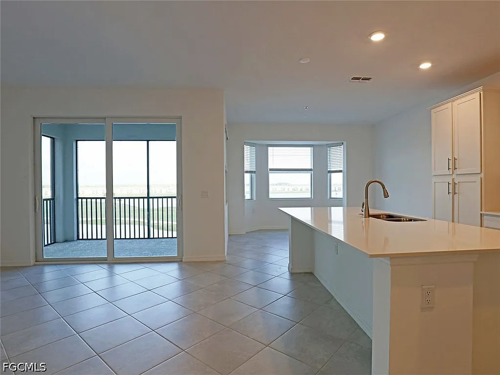 2 bed, 2.0 bath, 1154 sqft, $1,629 — Photo 4