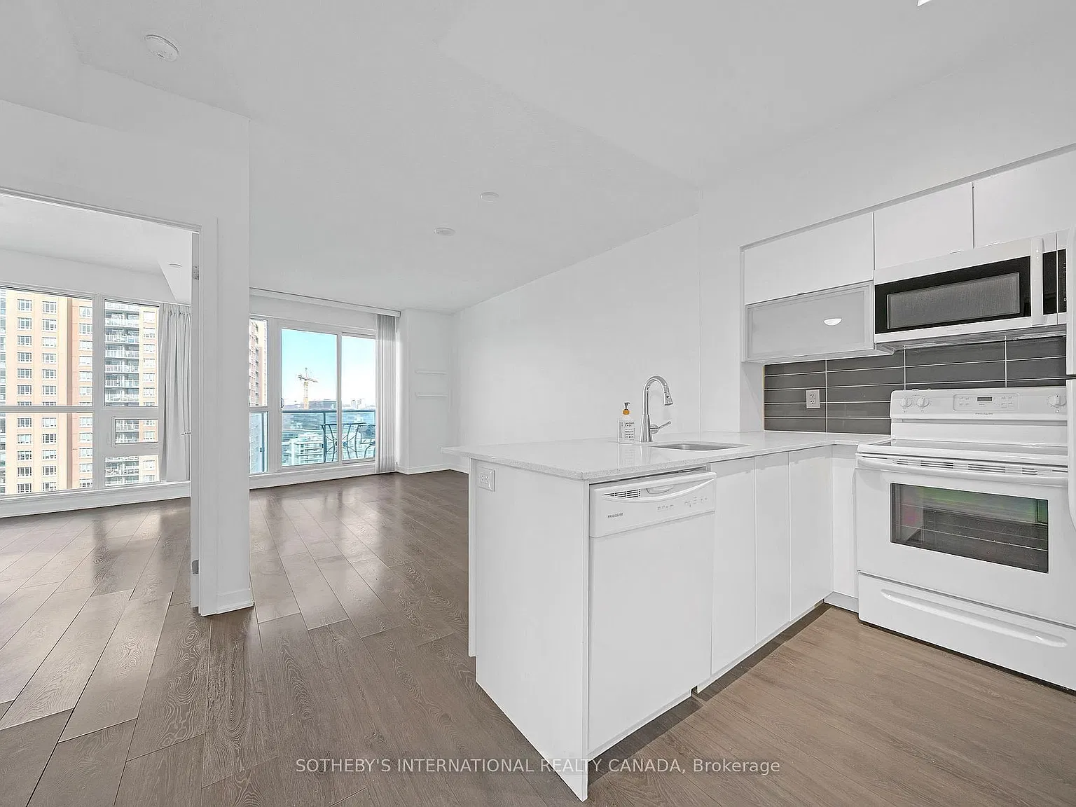 1 bed, $2,350 — Photo 4