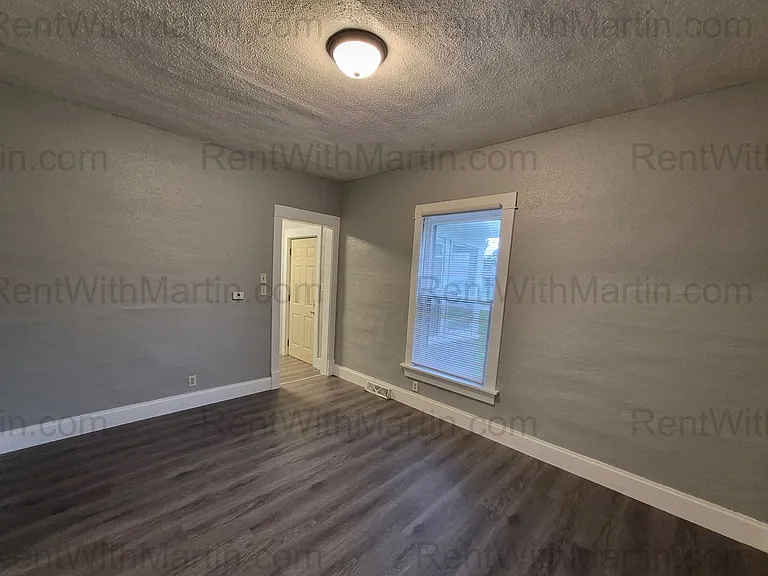 1404 W 2nd St — Photo 4