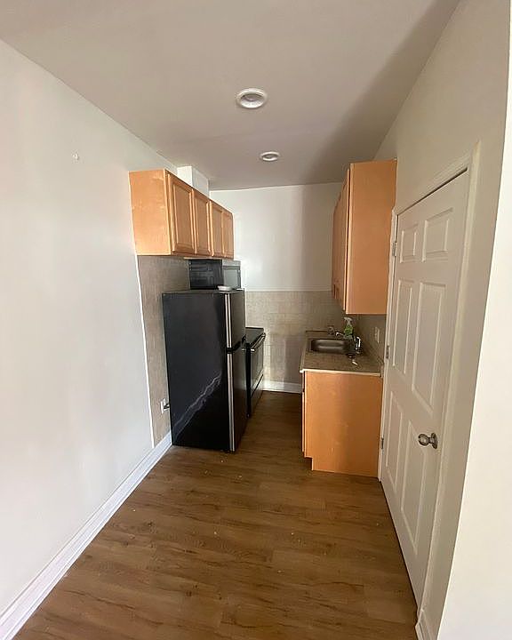 2nd image of 3422 W Allegheny Ave
