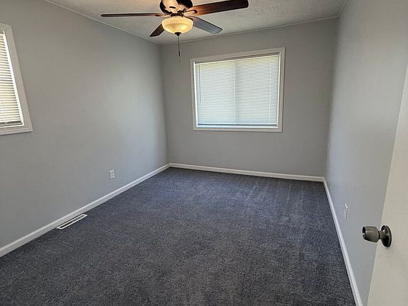 3rd image of 11340 Sherman Ave