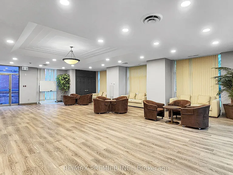 95 Prince Arthur Ave #Penthouse 824 — Photo 38