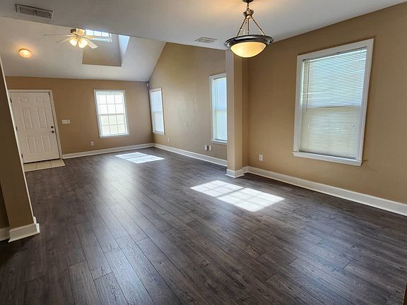 4th image of 3229 Sawtooth Dr