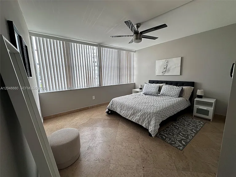 18021 Biscayne Blvd #702 — Photo 7