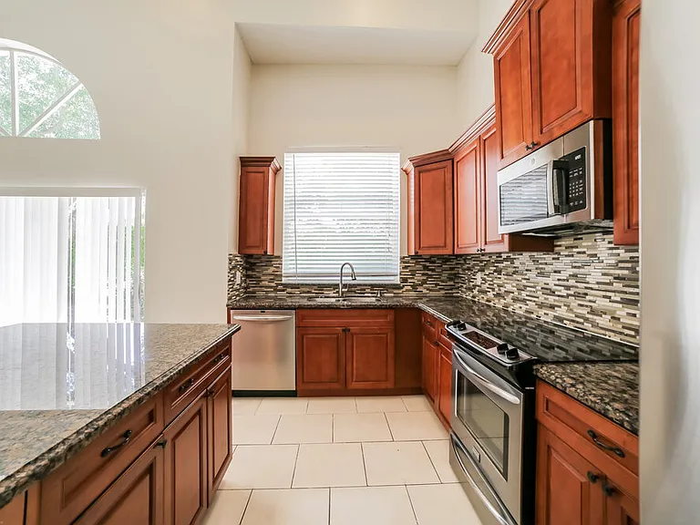 7770 Highlands Cir — Photo 8
