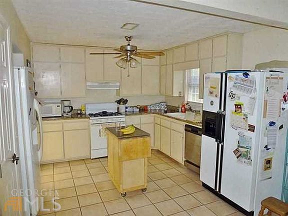 4th image of 3181 Grand Central Dr