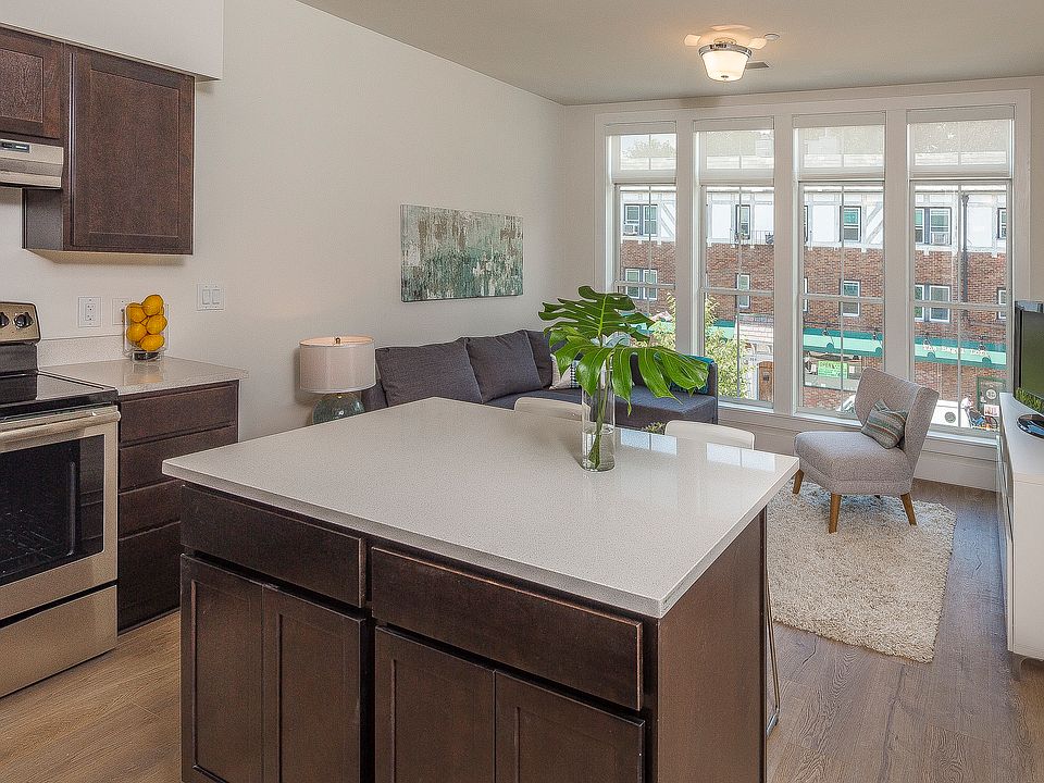 1st image of 300 Columbus Ave APT 3P