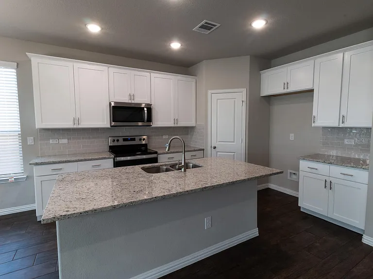 507 Reatta Dr — Photo 13