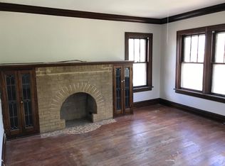 34 S Maple Ave #1, Waukegan, IL 60085