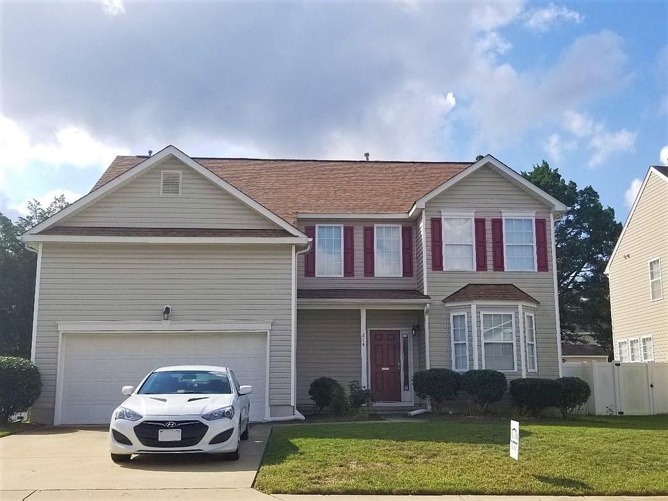 1st image of 214 Lyon Dr