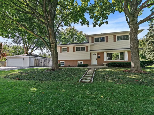 555 Lowden Ave, Glen Ellyn, IL 60137