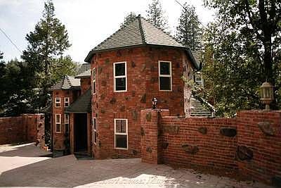 1st image of 325 Emerald Dr