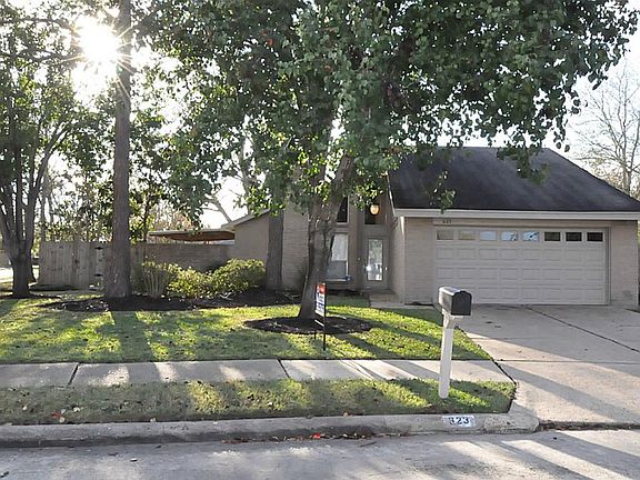 2nd image of 623 Magnolia Bnd