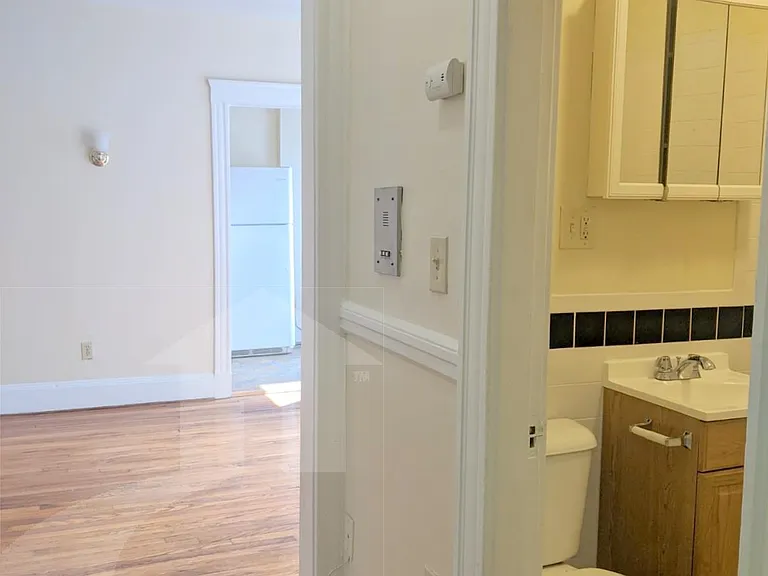 10 Agassiz St #7 — Photo 2