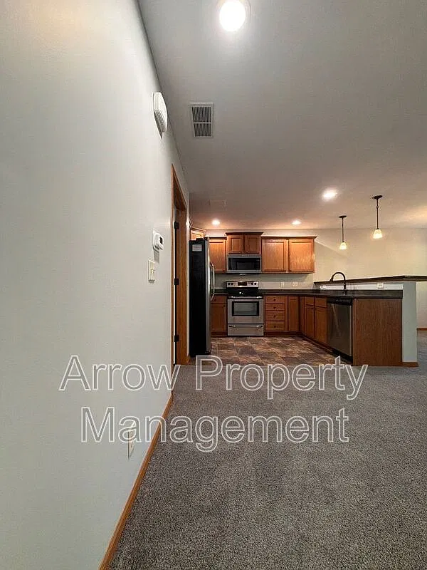 3 bed, 2.5 bath, 1738 sqft, $1,950 — Photo 4