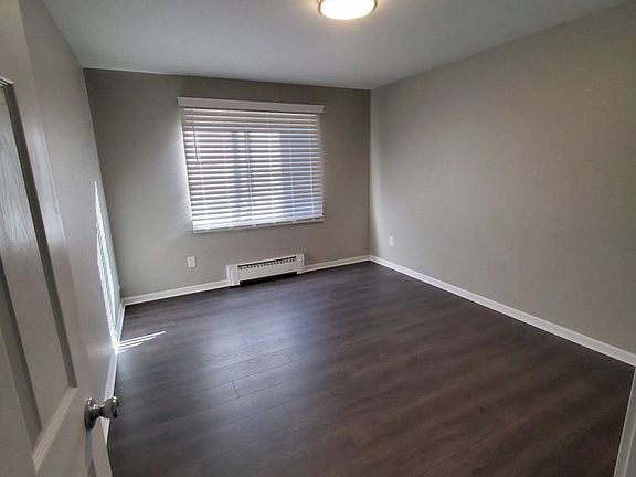 5th image of 196 Flintridge Dr APT 4