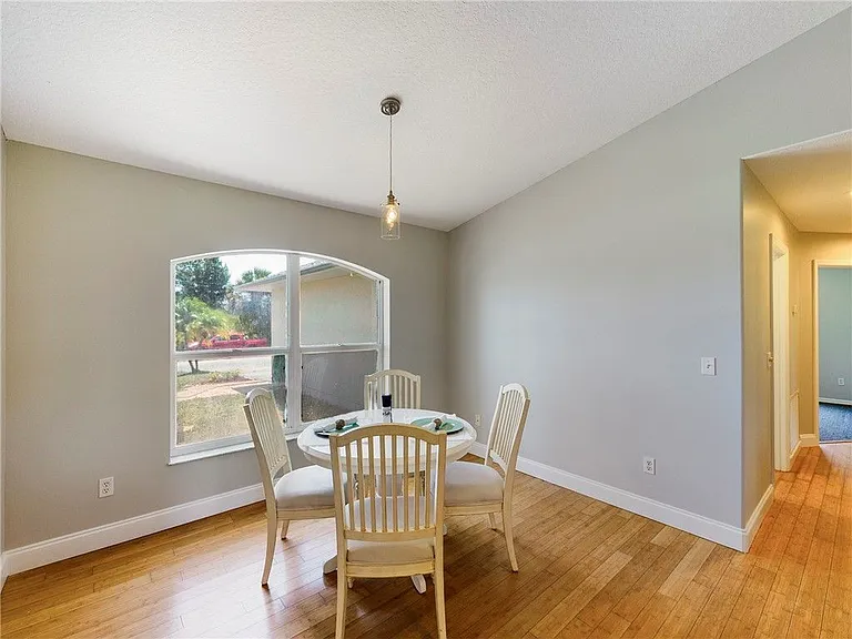 135 Bristol St — Photo 8