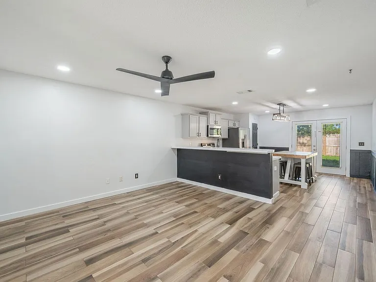 4660 Dove Way — Photo 7