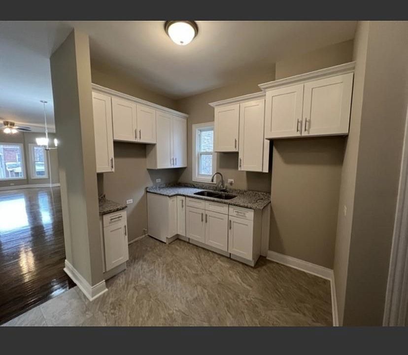 1st image of 6952 S Vernon Ave Unit 1