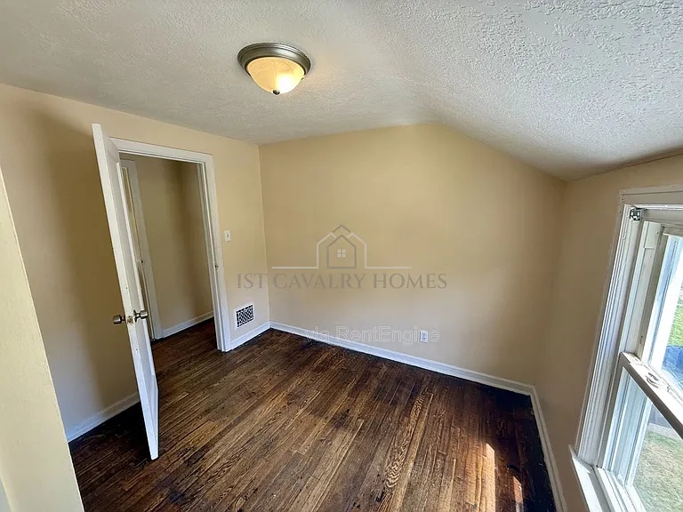 472 Keck St — Photo 7