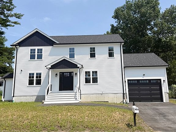 2nd image of 955 Crescent St