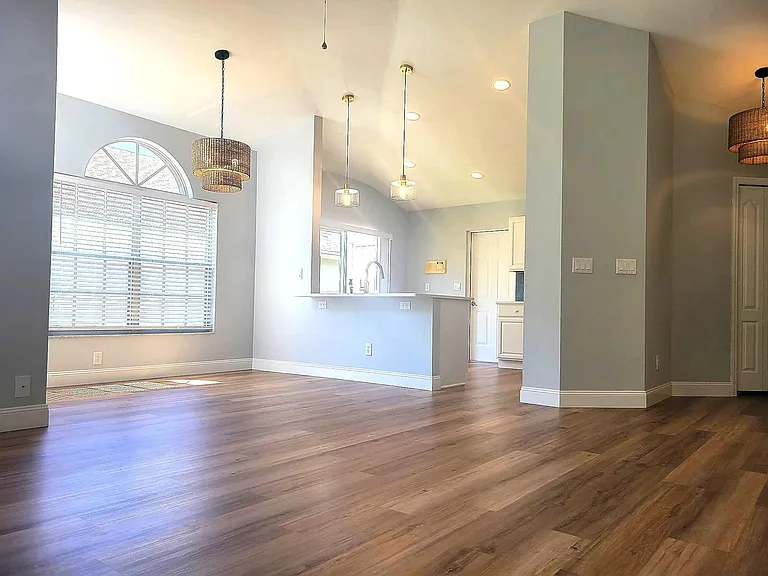 20907 Country Barn Dr — Photo 7