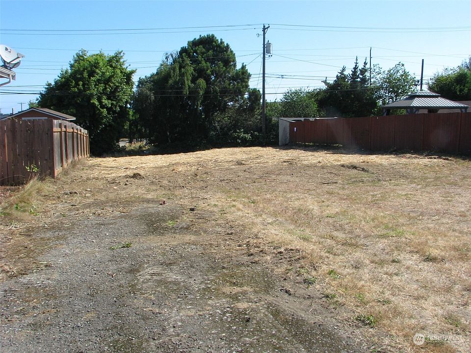 1007 E 3rd Street #1/2, Port Angeles, WA 98362 | Zillow