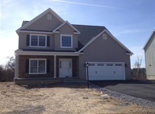 6 Alexandra Ct, Halfmoon, NY 12065