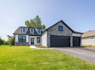 1348 Fabien Dr, Sycamore, IL 60178