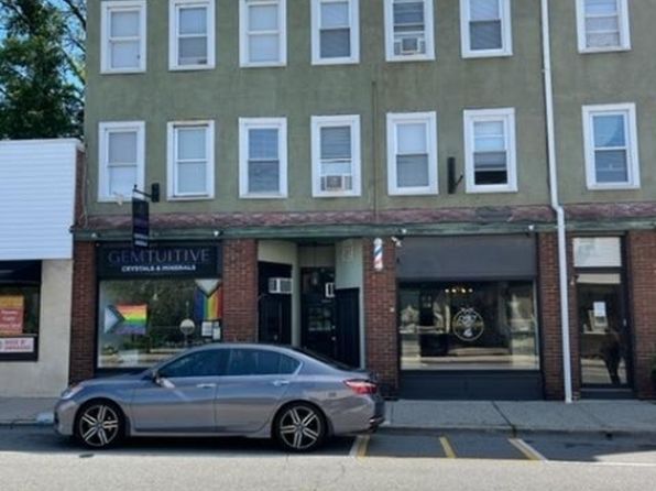 923 Main St