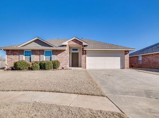 1308 Heathrow Way, Yukon, OK 73099