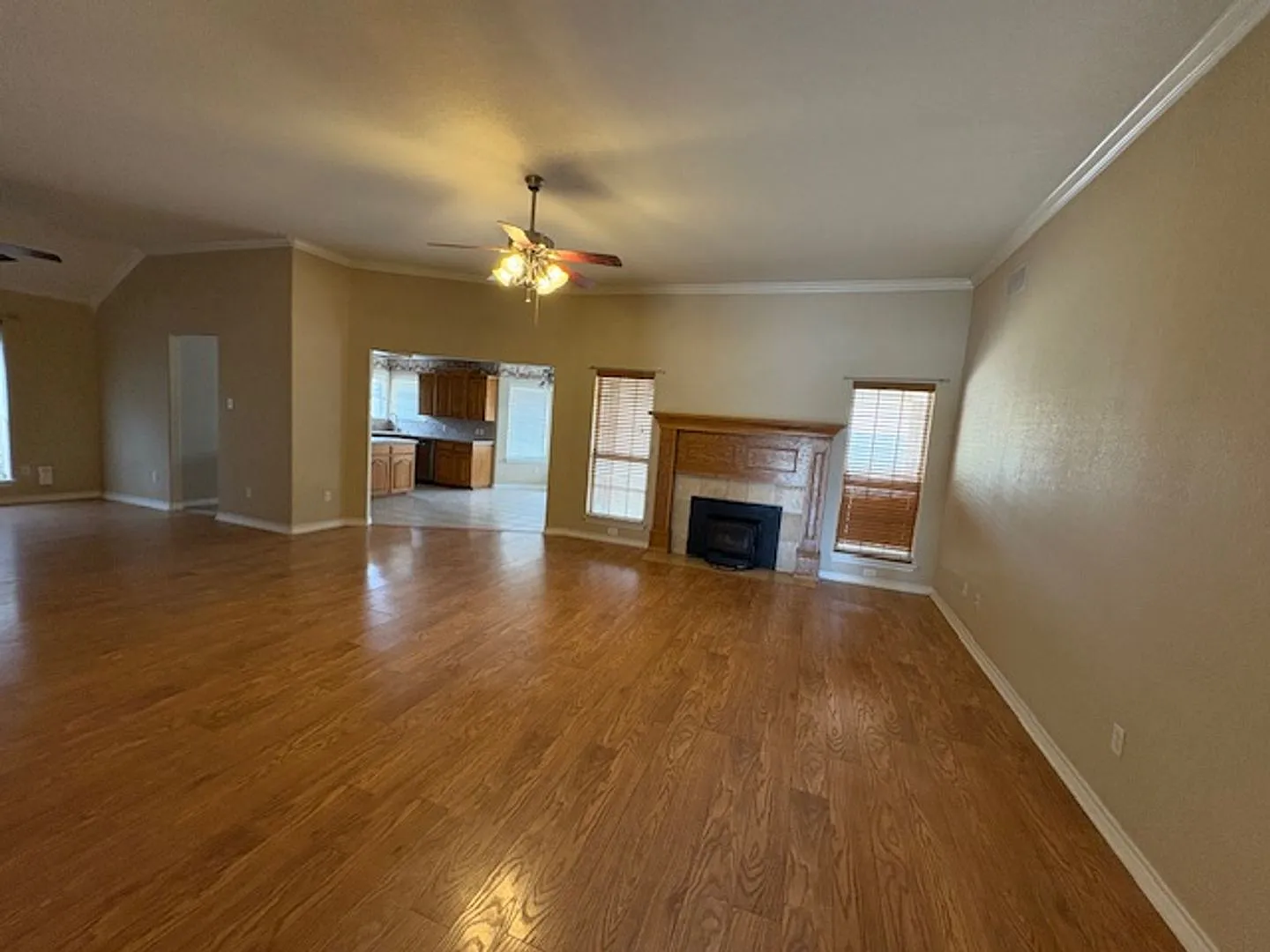 5402 Willow View — Photo 3