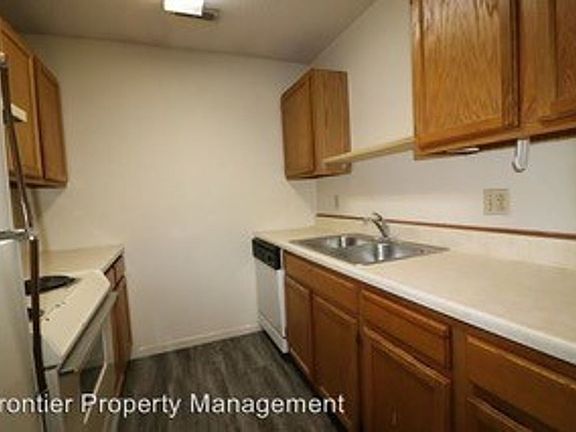 4th image of 1852 Anderson Ave APT 10