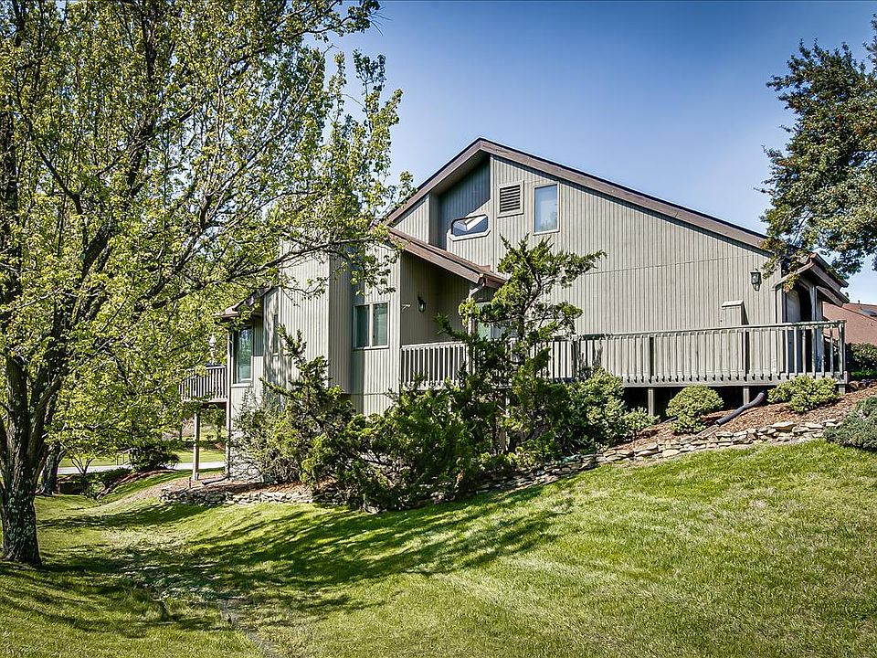 1st image of 212 Willowbend Ln #212