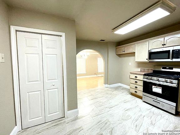 5th image of 106 SULLIVAN DR