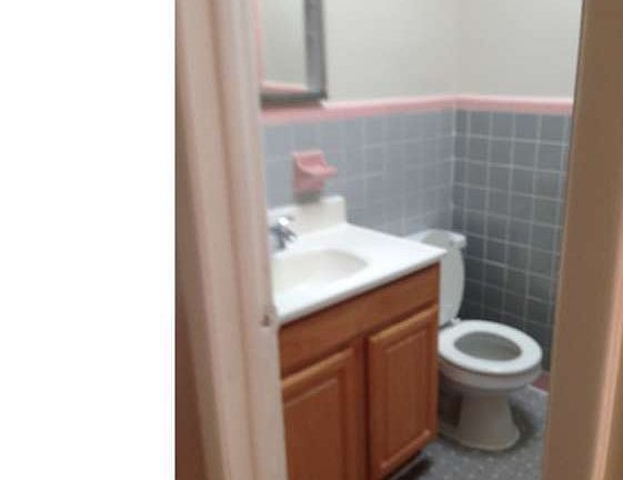 5th image of 5390 Oxford Ave