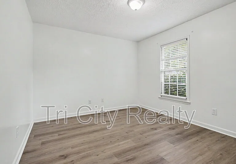 150 Chase Ct — Photo 23