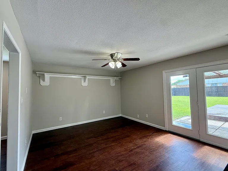 435 Clear Creek Ln — Photo 6
